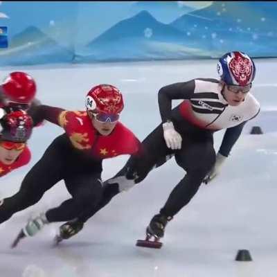 Korean player was disqualified after this happening. #justice_for_Korea