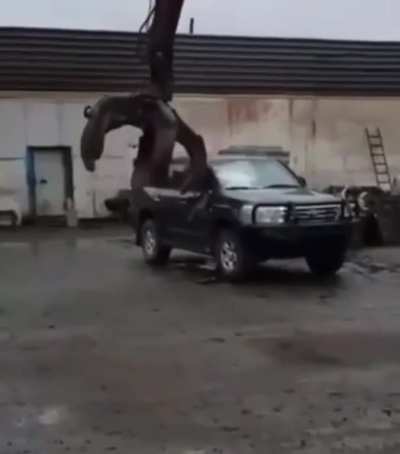 To win the giant Claw Game