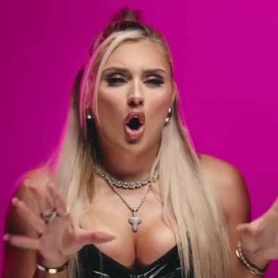 Tiffany Stratton (WWE Friday Night SmackDown - 03/29/2024)