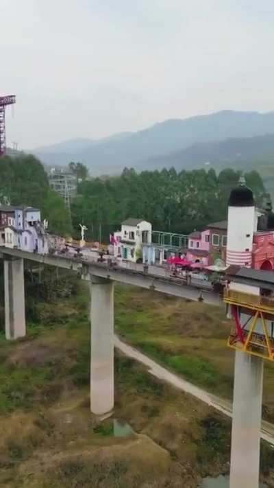 Settlement built on a bridge in China 