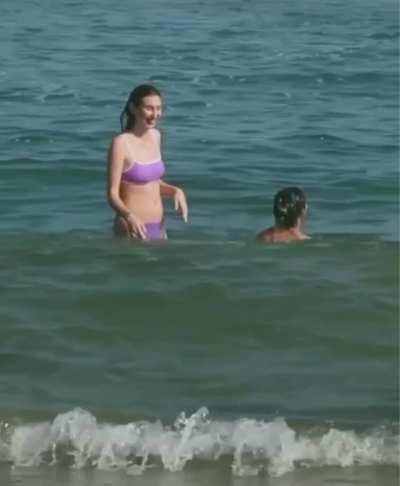 Xochitl Gomez - Only the ocean