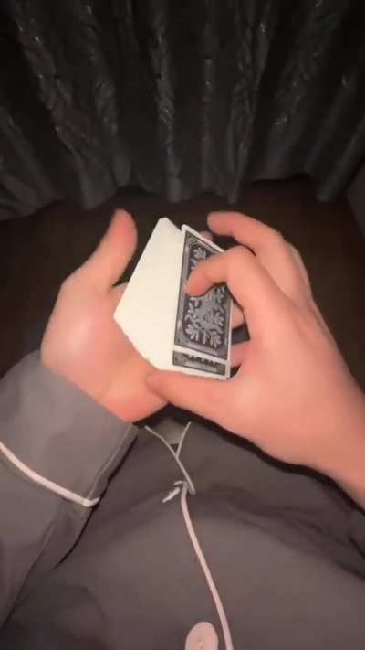 Great sleight of hands or a wizard?