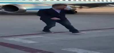 Alguien lo ten&iacute;a que hacer