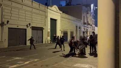 CENTRO DE LIMA. Policia dispara a la cabeza a un “manifestante”