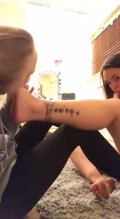 Lesbian foot worship 