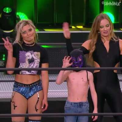 Tay Conti w/ Anna Jay & -1 ✌️