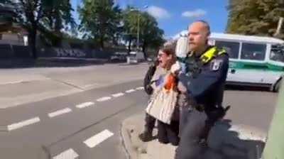 to be a helpless victim of police brutality