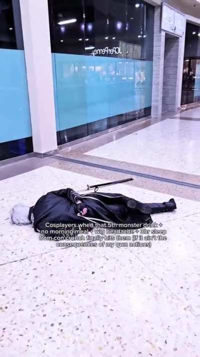 DMC cosplayers when that 5th monster can hits them at the con