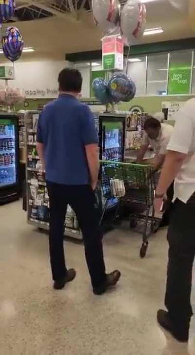 From being president of the most powerful nation in South America, to waiting in the line in Publix. Clearly a sign of Cuban-Floridian supremacy 💪😈🇨🇺