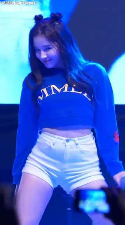 Imagine She's doing this on your Cock 🤤🐸