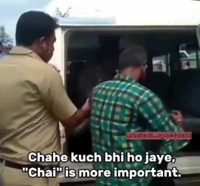 Chai ke liye kuch bhi 