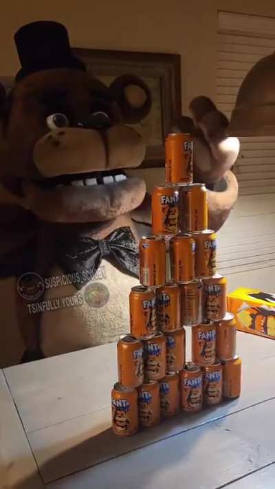 Freddy Fazbear's Fanta Pyramid
