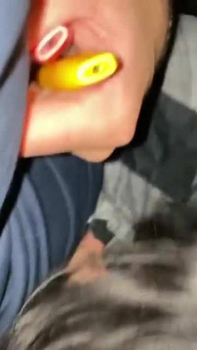 girlfriend gives head in taxi