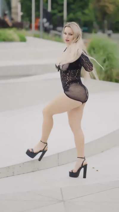 I want to eat her ass, So desperately.