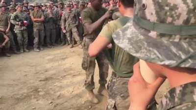 they do be vibin to magnolia doe 😳😳