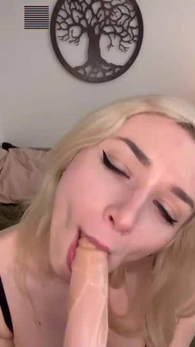 $6.5/mo OnlyFans - Let’s stroke off together & see who busts first 🤭