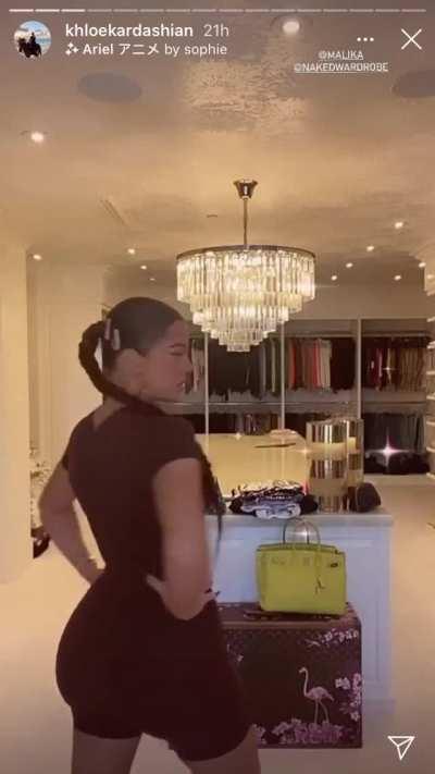 Perfect bubbly butt bimbo