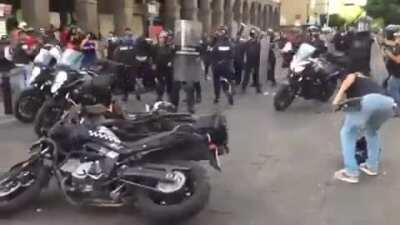 Meanwhile people in Mexico are also protesting today against police brutality and corruption... but this wasn't really necessary.