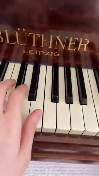blursed_piano