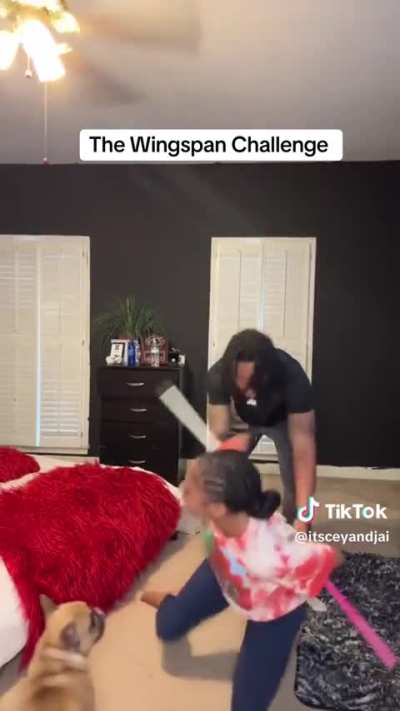 JaiMykel TikTok( she was doin challenge of boom while she holding behind but  my gyatt she slim thicc when she behind tho like damn😩🍑🤤)