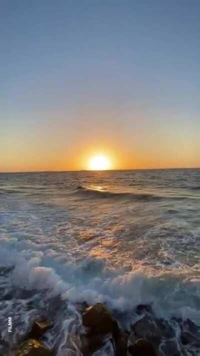 Sunset now from Jeddah’s corniche, how beautiful!