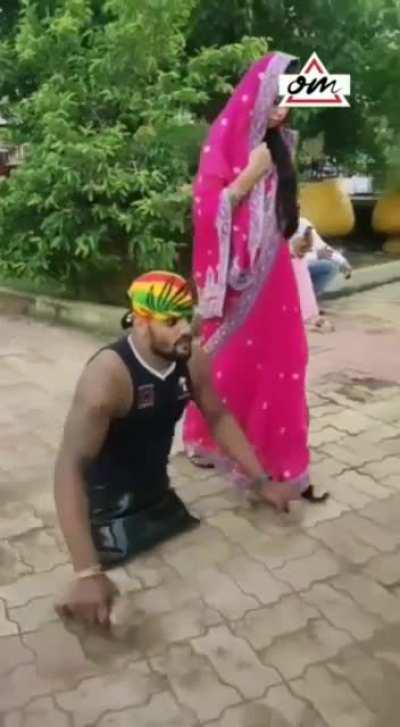 I don’t understand what they’re saying but holUp…