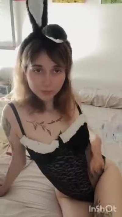 I want u to tear my clothes off my body 🥵 take a look at my OF honey 💦 link below