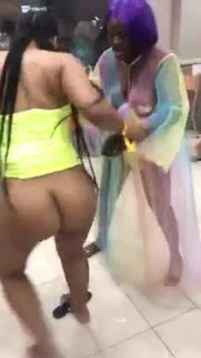 Britney and friends go wild