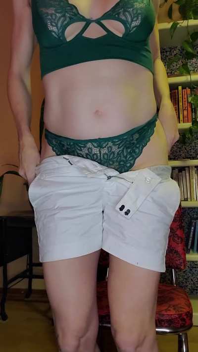 Hairy pits + a little striptease for you