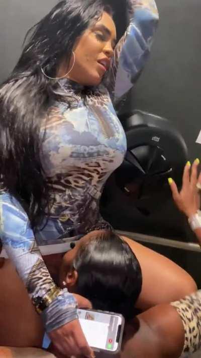 girls night out 🤤🤤