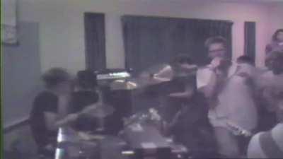 16 year-old Dave Grohl drumming his ass off in 1985