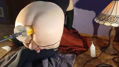 The bigger the dildo, the harder it is to last..