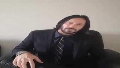 Uma mensagem do Keanu Reeves em Português