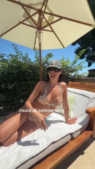 Summer Mood Victoria Villarroel