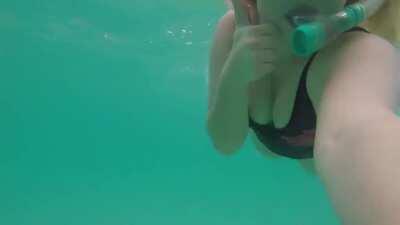 Unterwasser Squeeze! Etwas verlangsamt