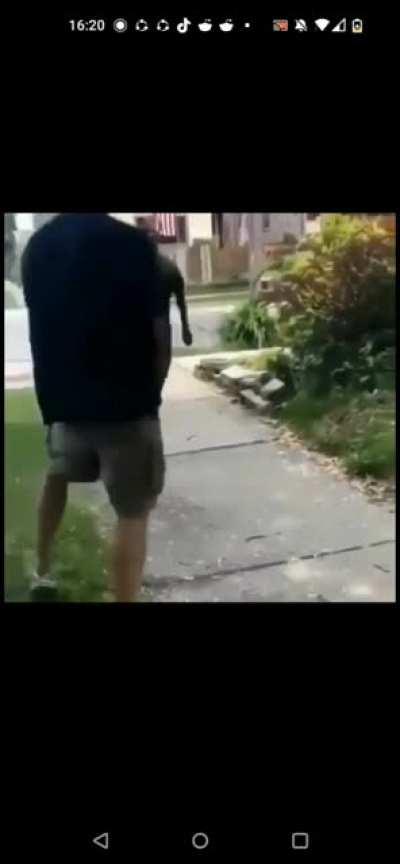 19 yr old knocks out 16 year old while mother records