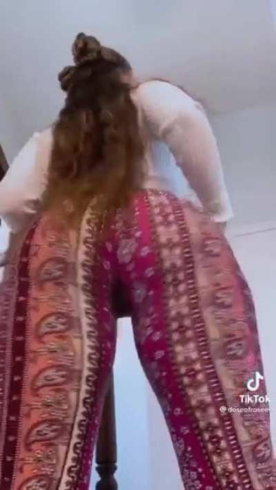 GirlsInFlarePants - Video #9499
