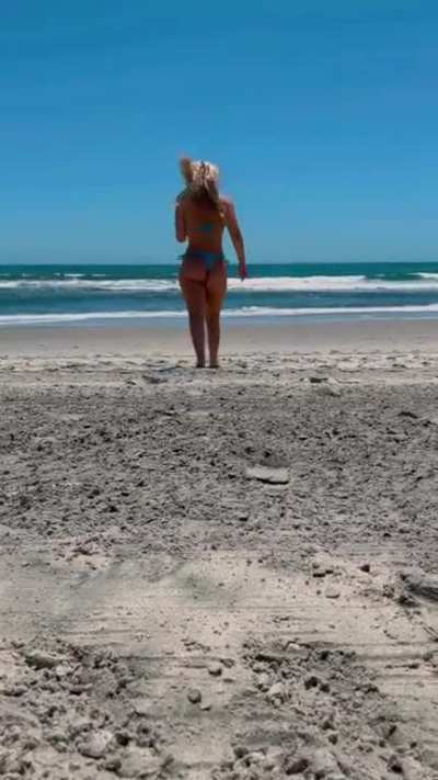 Sophie Angelie with her perfect body😮‍💨