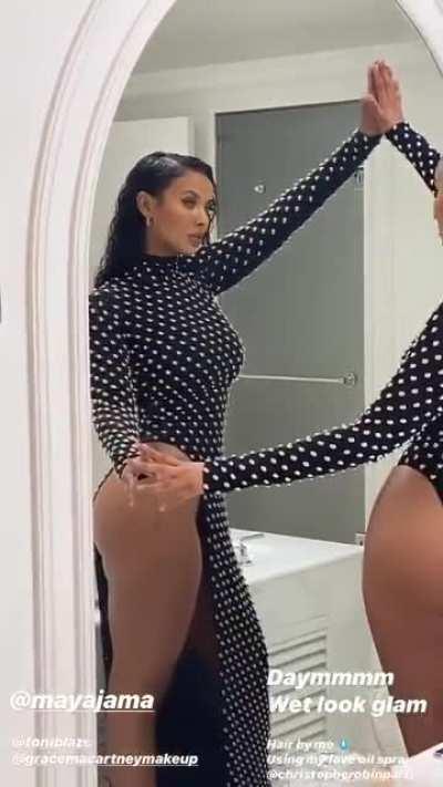 Look at those legssss