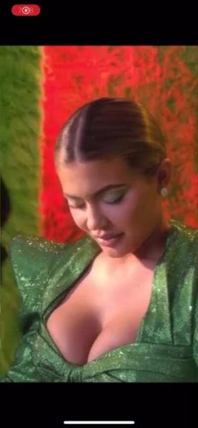 kylies tits fap gif challenge