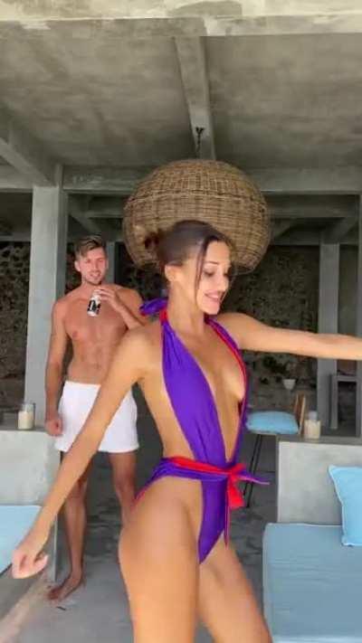 Sneja Najens (w/ Artem Vorobiev)