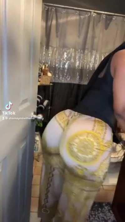 Shamayne Williams (@shamayne_shay)