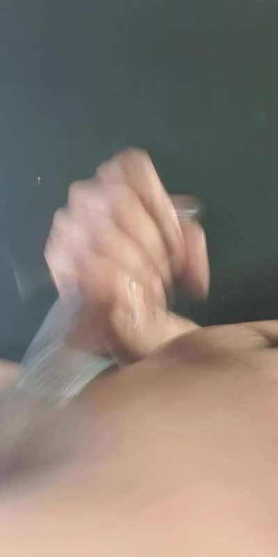 Who wanna get tossed on [M]y oiled up dick 🍆💦