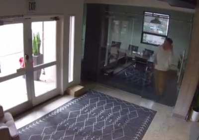 Has the set up and the punchline