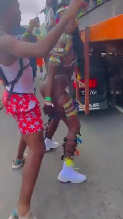 Keeping up with the truck in style (@remmyyvanityy)