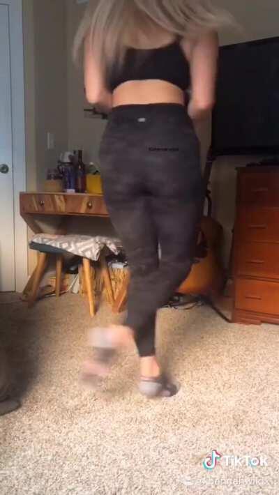 Just wait ... ( Her Free Folder In Comments )