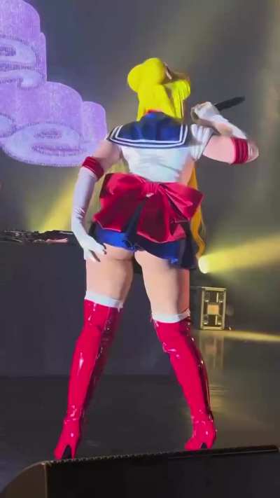 Ice Spice performing Baddie Baddie dressed as Sailor Moon - IG October 2025