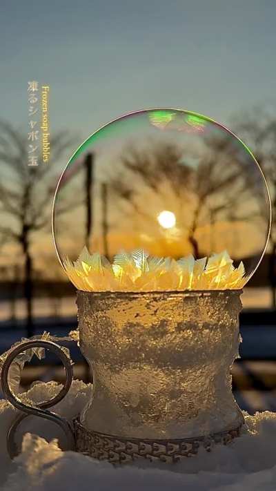 Soap bubble freezing in cold weather