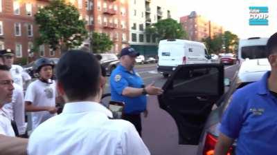 Zionist counter-protesters going crazy attacking anti-Zionist orthodox Jews at a pro-Palestine protest in Brooklyn