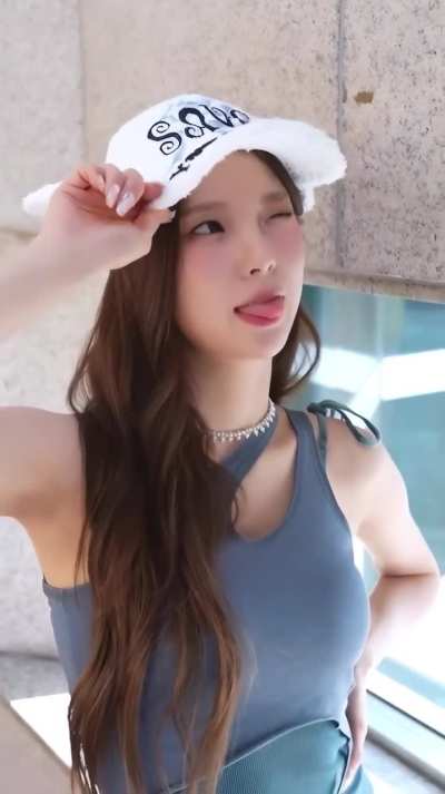 [241117] Pretty Yujin @ SBS Inkigayo [TIPI-TAP]